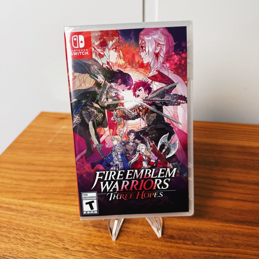 Nintendo Fire Emblem Warriors: Three Hopes - Red and Purple